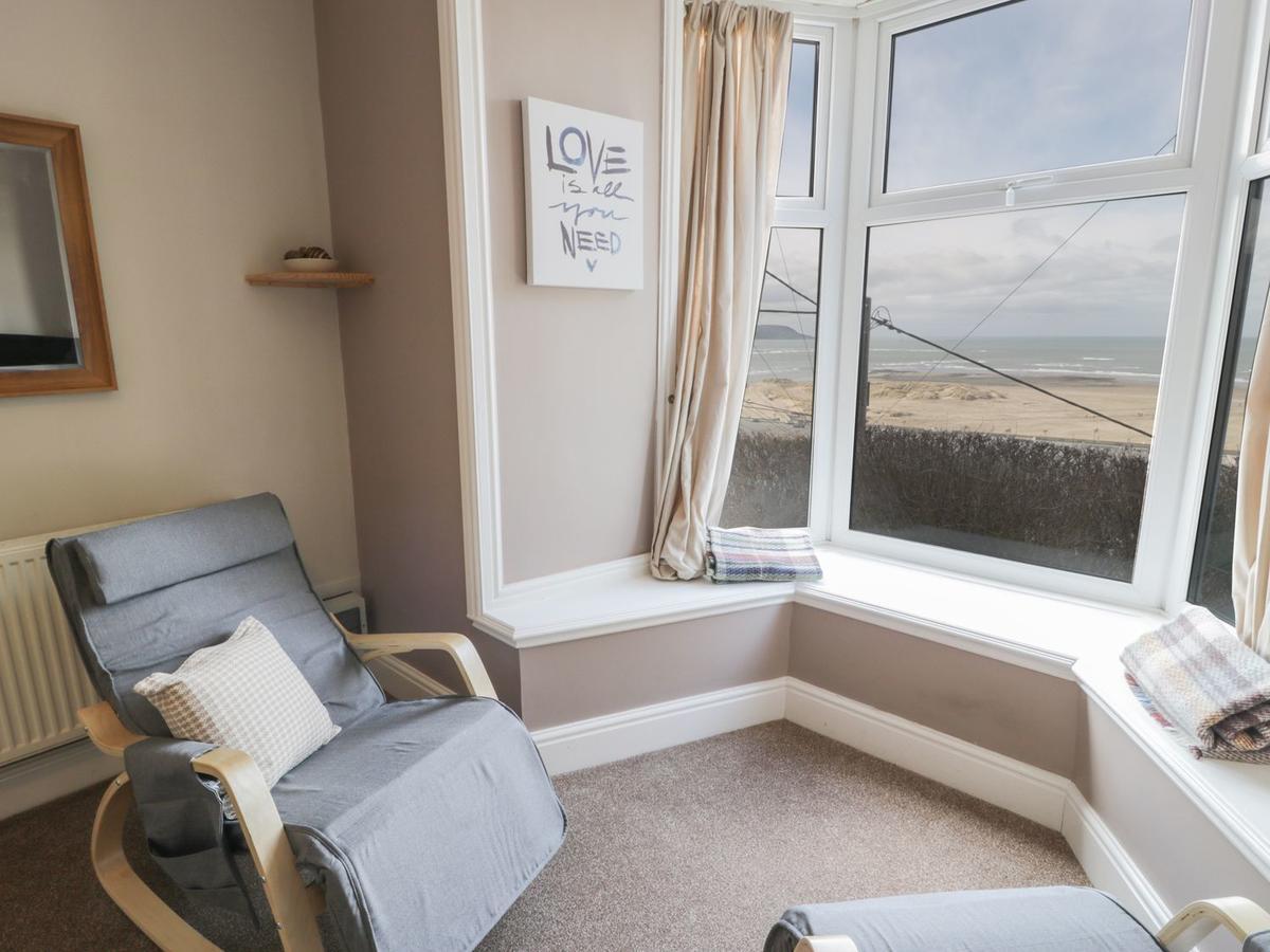 Seaview Apartment Бармут Екстериор снимка